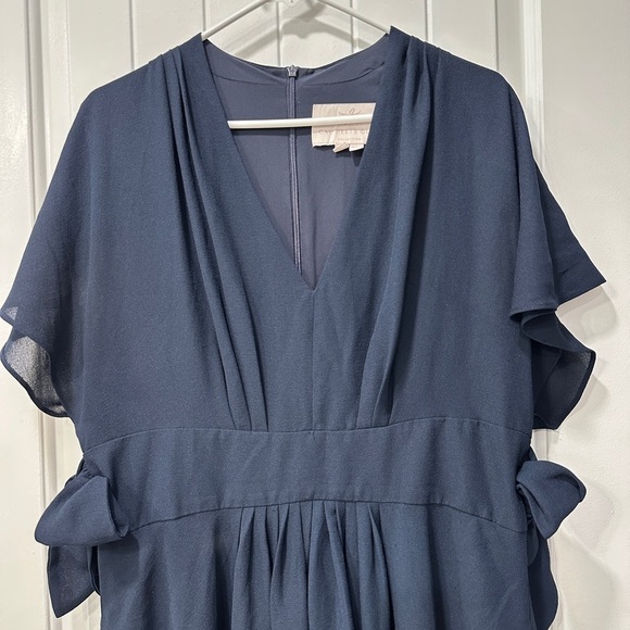 Gal Meets Glam Chiffon Midi Dress in Navy - Picture 2 of 8